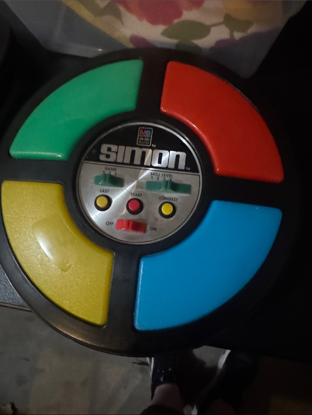 Milton‎ Bradley Simon Electronic Memory Game - Multicolor works